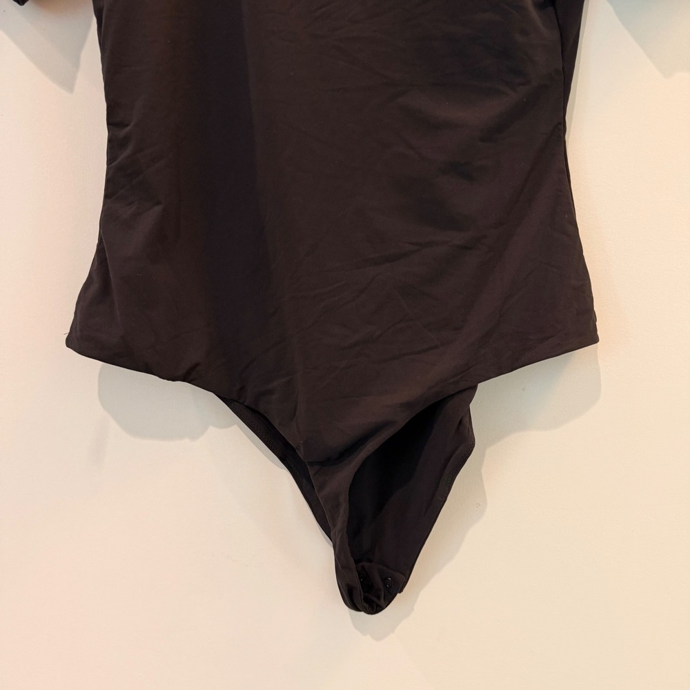 Quince Bodysuit Second Skin T Shirt Crewneck Stretch Travel Date Black Med NWT - Picture 8 of 9
